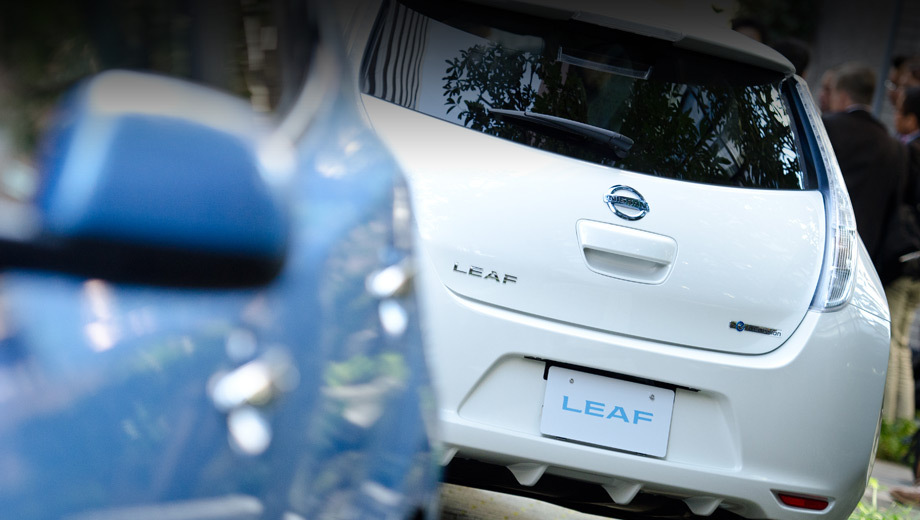Nissan leaf. С момента выхода Лифа на рынок не прошло и двух лет. И вот готово обновление. За это время, кстати, по свету разбежалось более 43 тысяч таких машин.
