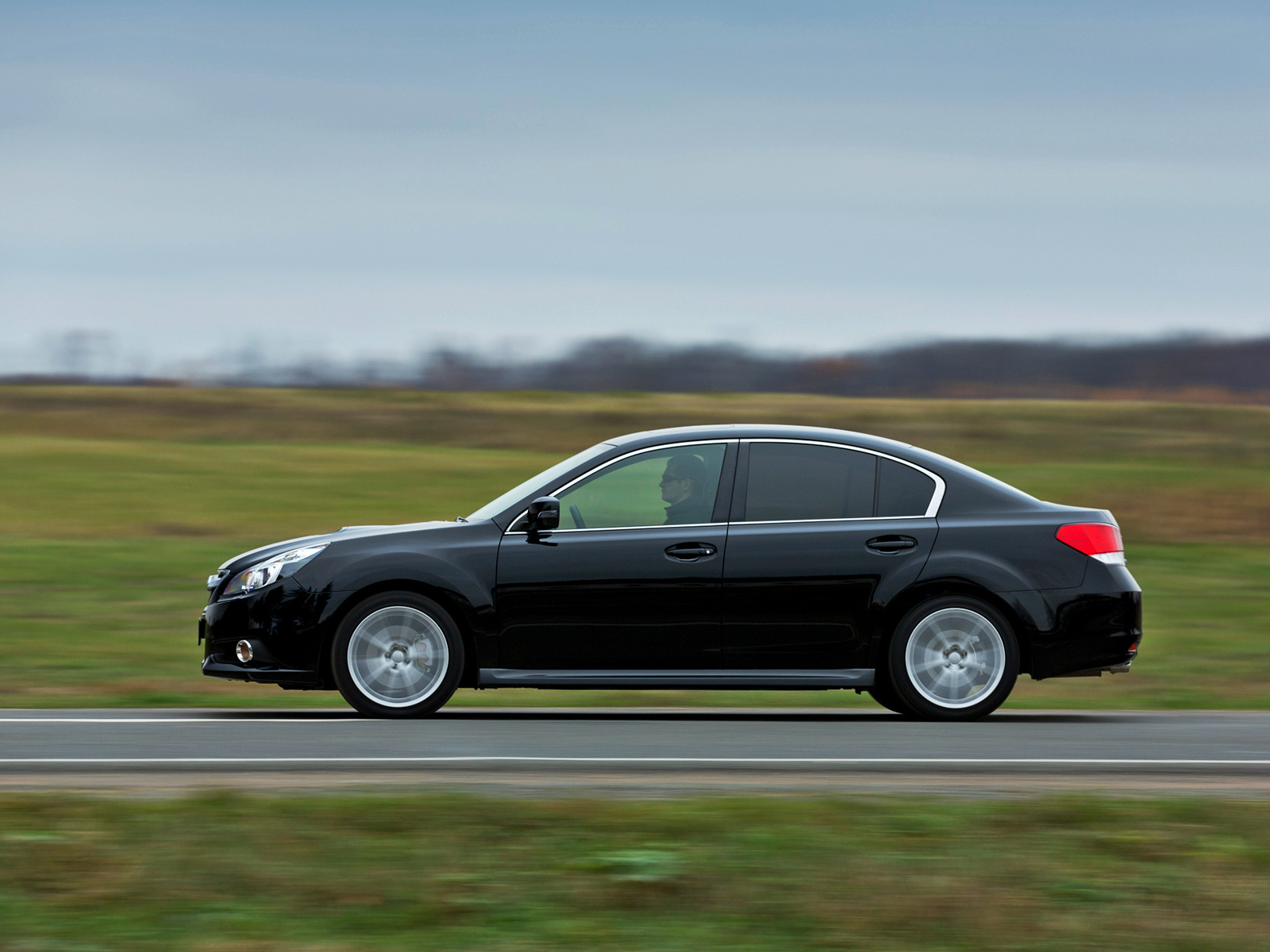 Обстреливаем обновлённые Subaru Legacy и Outback под Бородином — ДРАЙВ