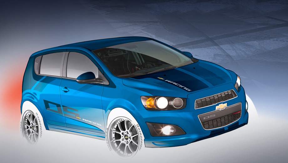 Chevrolet sonic,Chevrolet aveo. Концепт Sonic B Spec покрашен в цвет Luxor Blue с наклейками Monaco Blue и обут в 15-дюймовые диски.