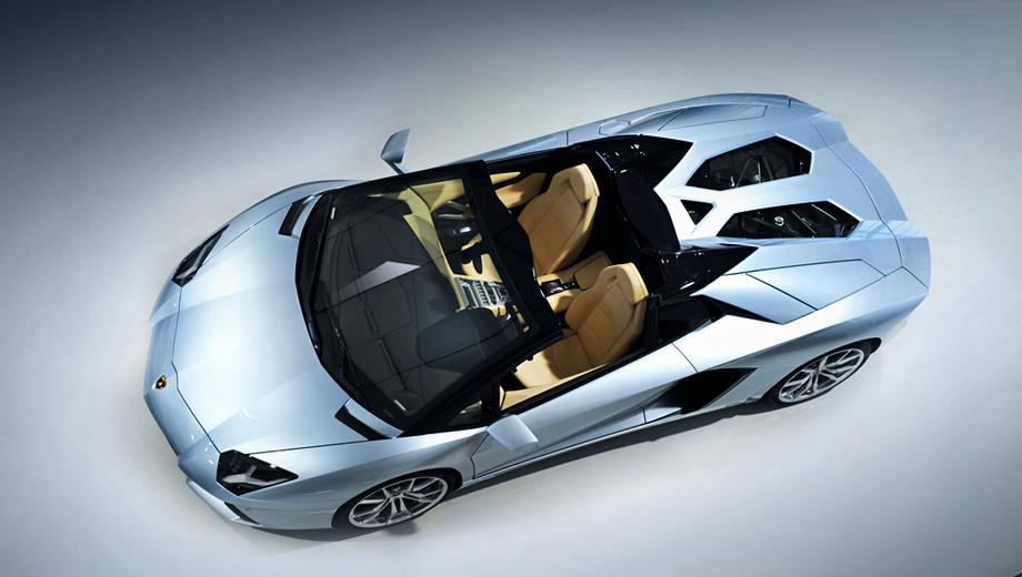 Lamborghini aventador. Первые родстеры клиенты получат в мае следующего года.