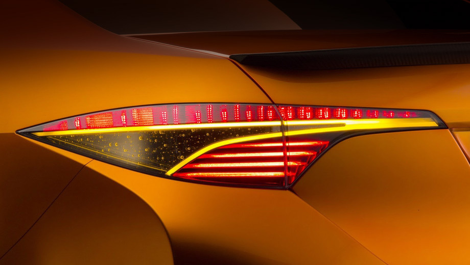 Toyota furia. Создатели концепта решили на этот раз поделиться изображением задней оптики Фурии. Видимо, это одна из ярчайших деталей экстерьера автомобиля.