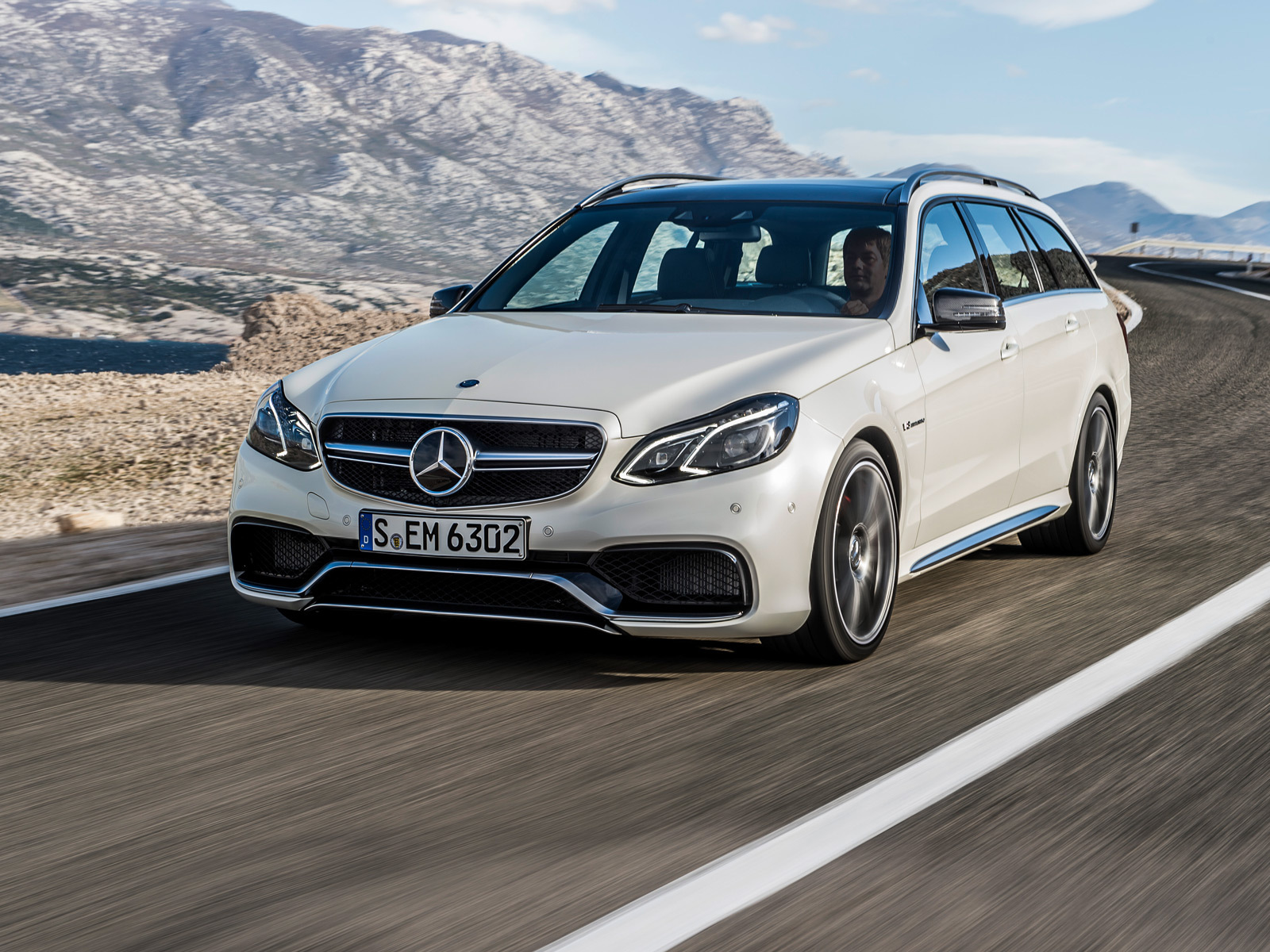 Автомобили Mercedes E 63 AMG обзавелись полным приводом — ДРАЙВ