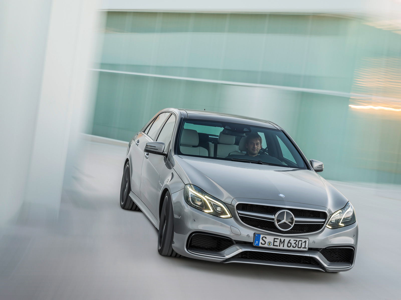 Автомобили Mercedes E 63 AMG обзавелись полным приводом — ДРАЙВ