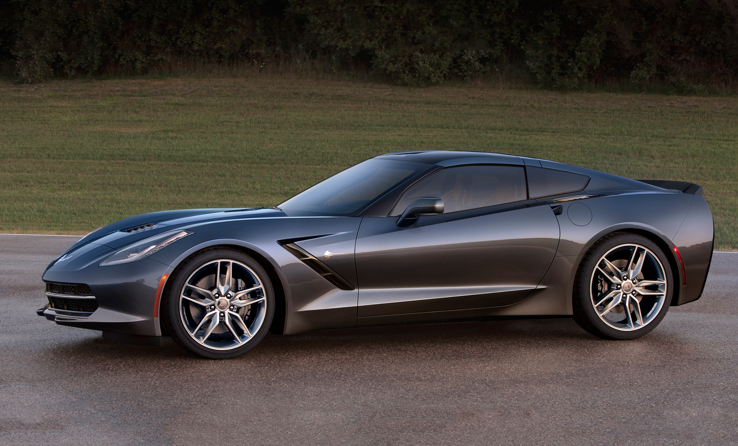 Купе Chevrolet Corvette C7 получило знаковое имя Stingray — ДРАЙВ