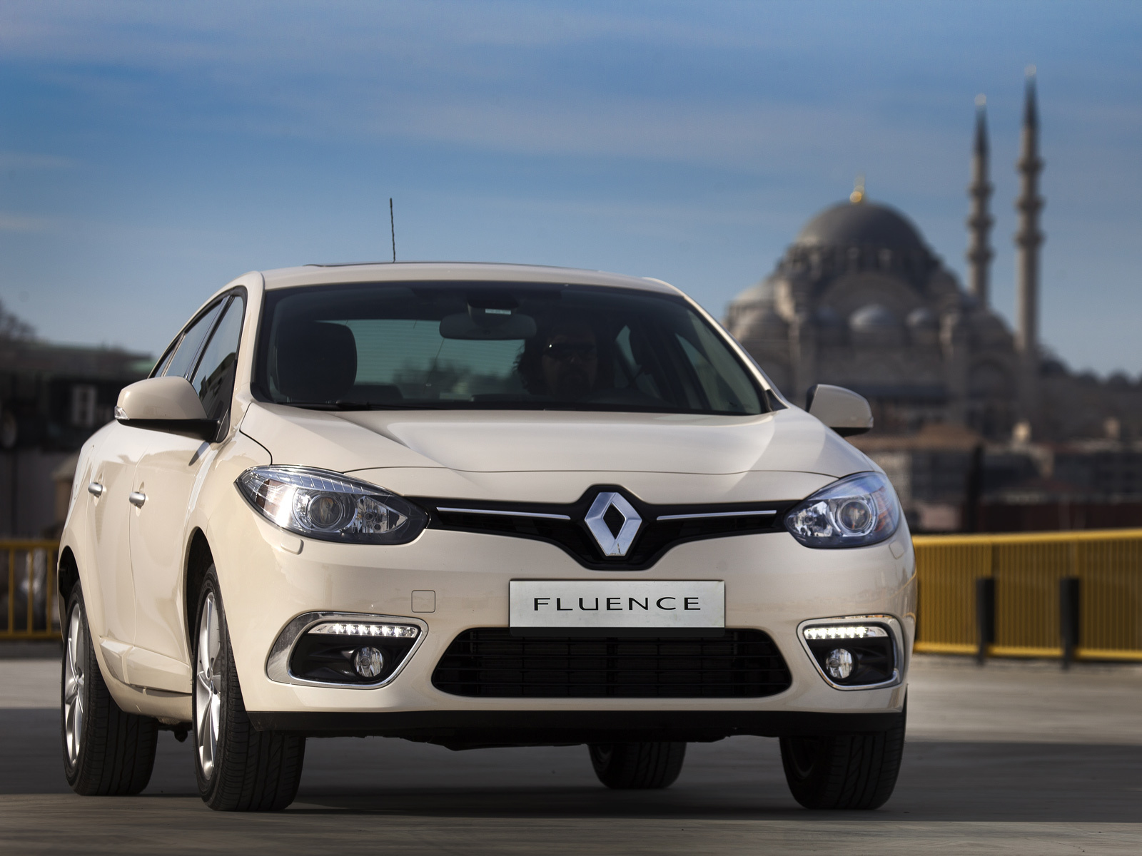 Обновлённый Renault Fluence предложен по интересным ценам — ДРАЙВ