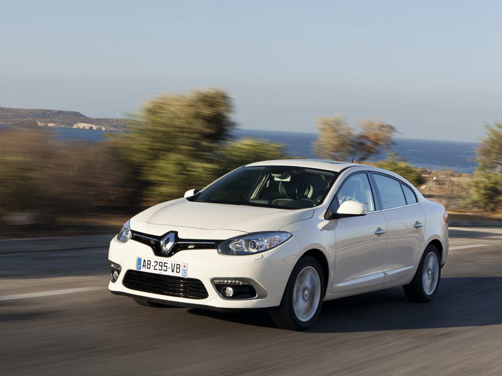 Обновлённый Renault Fluence предложен по интересным ценам — ДРАЙВ