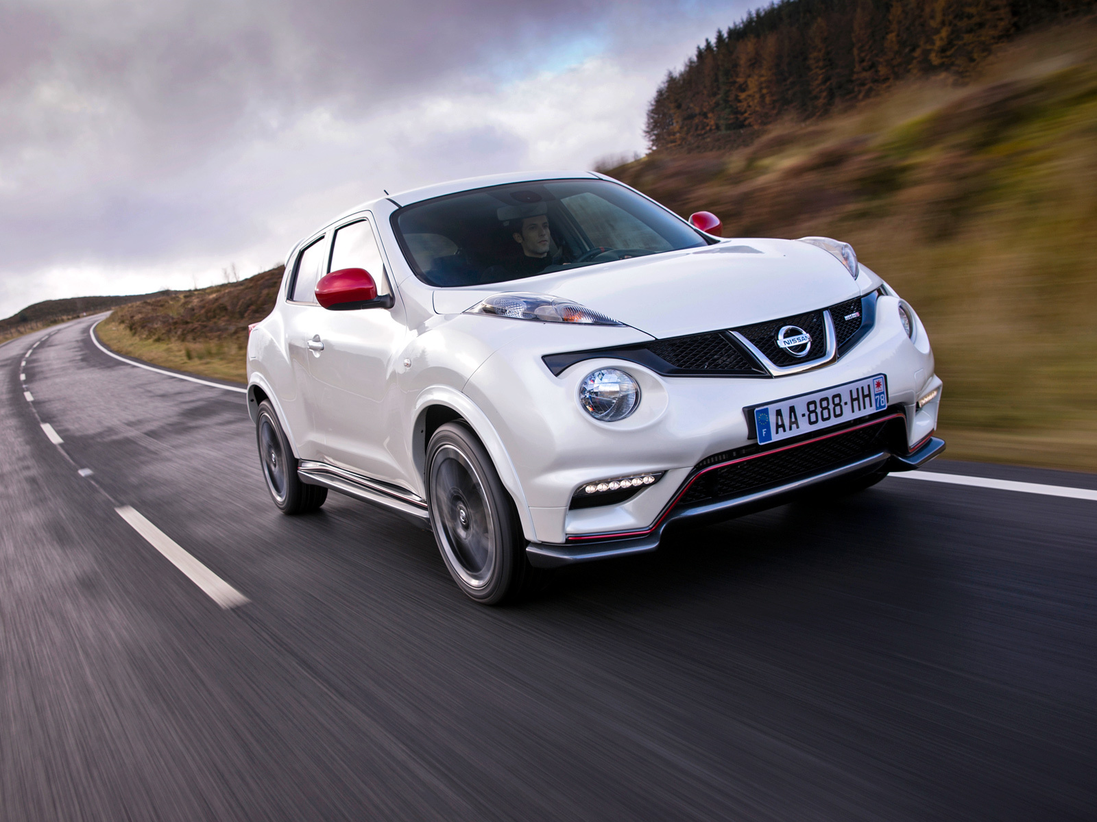 Пишем историю на асфальте шинами модели Nissan Juke Nismo — ДРАЙВ