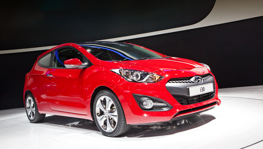 Hyundai i30. Премьера трёхдверки состоялась в рамках осеннего мотор-шоу в Париже.