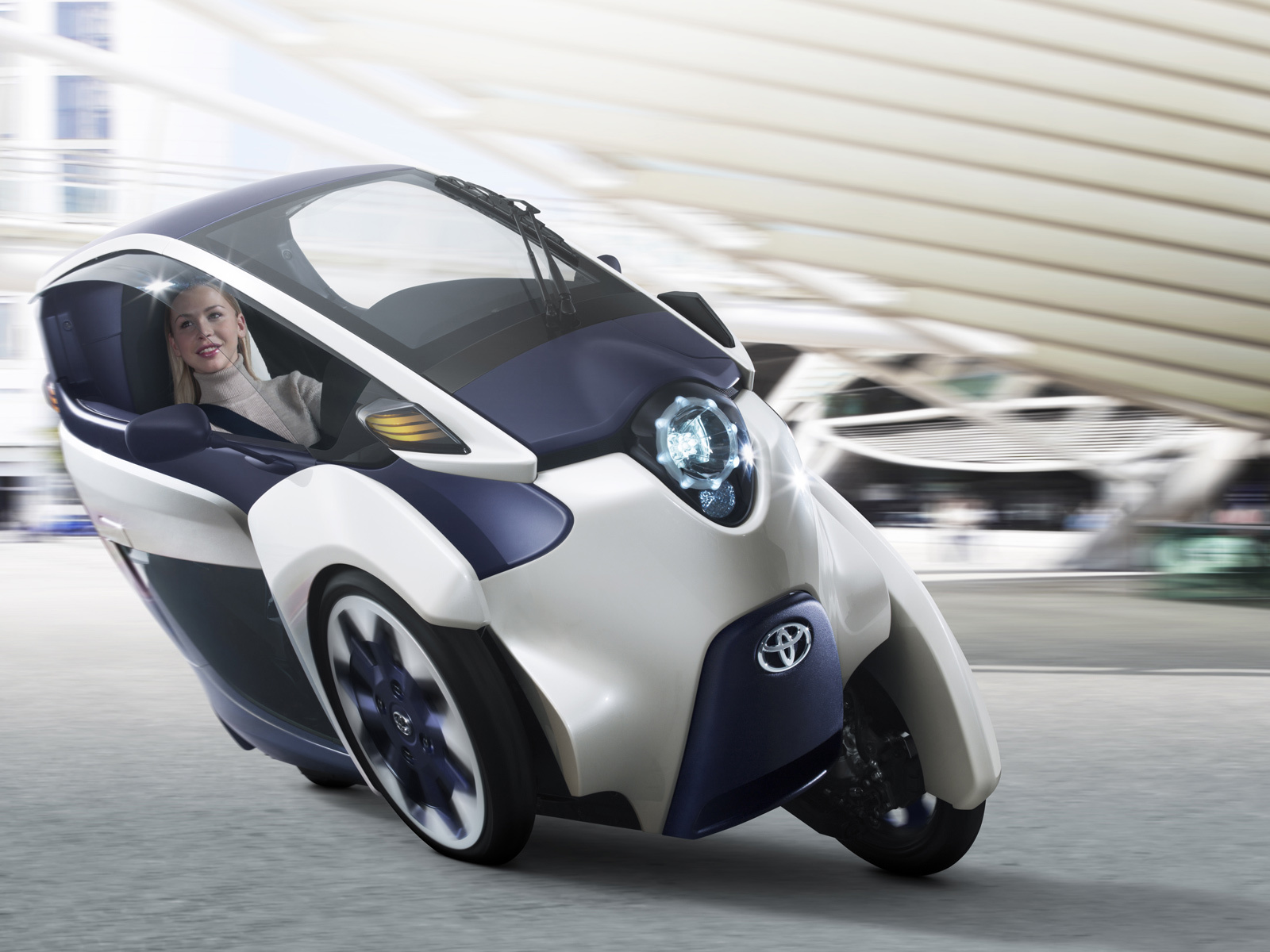 Трицикл Toyota i-Road полностью раскрылся перед премьерой — ДРАЙВ