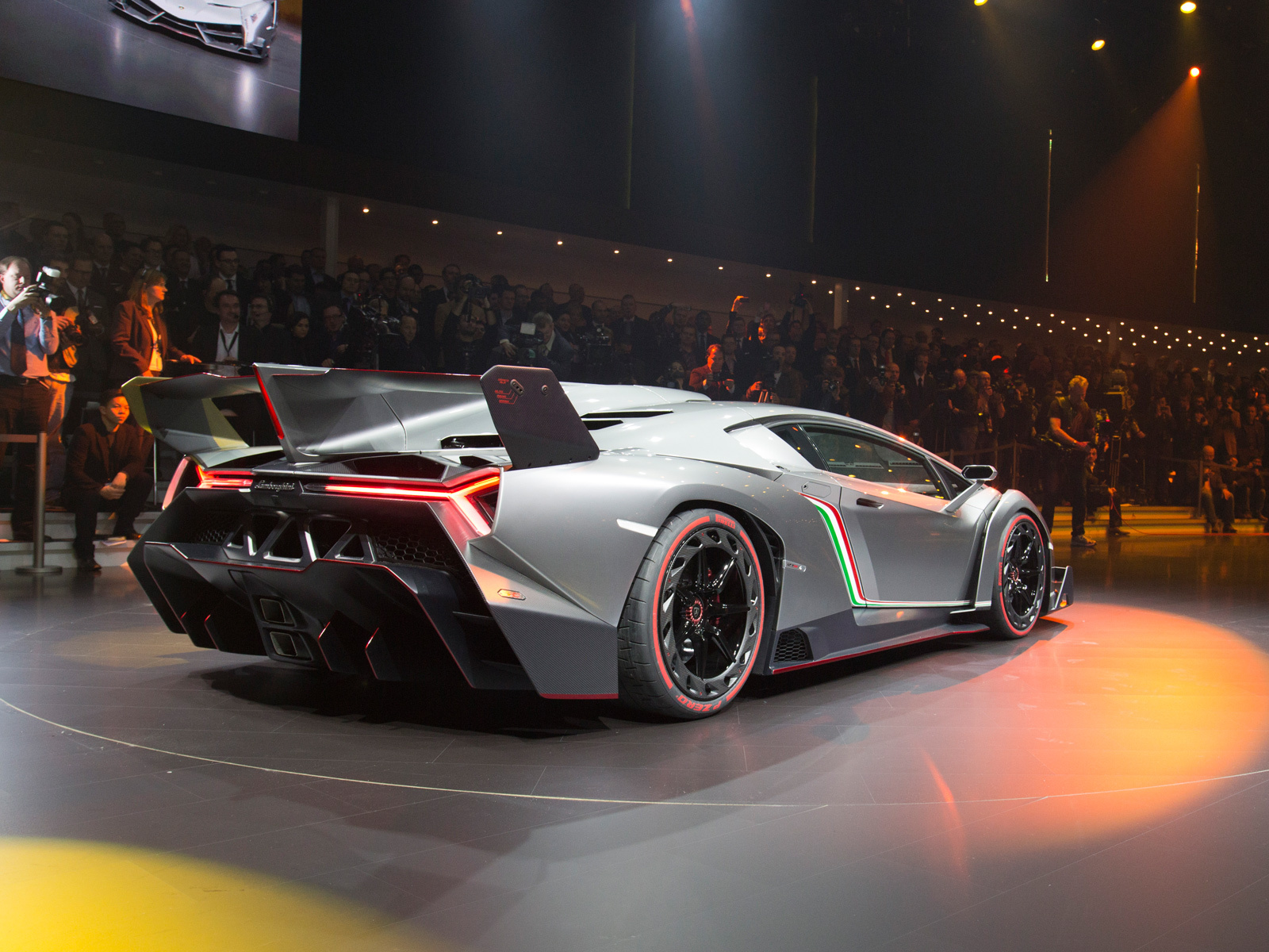 Суперкар Lamborghini Veneno громко заявил о себе — ДРАЙВ