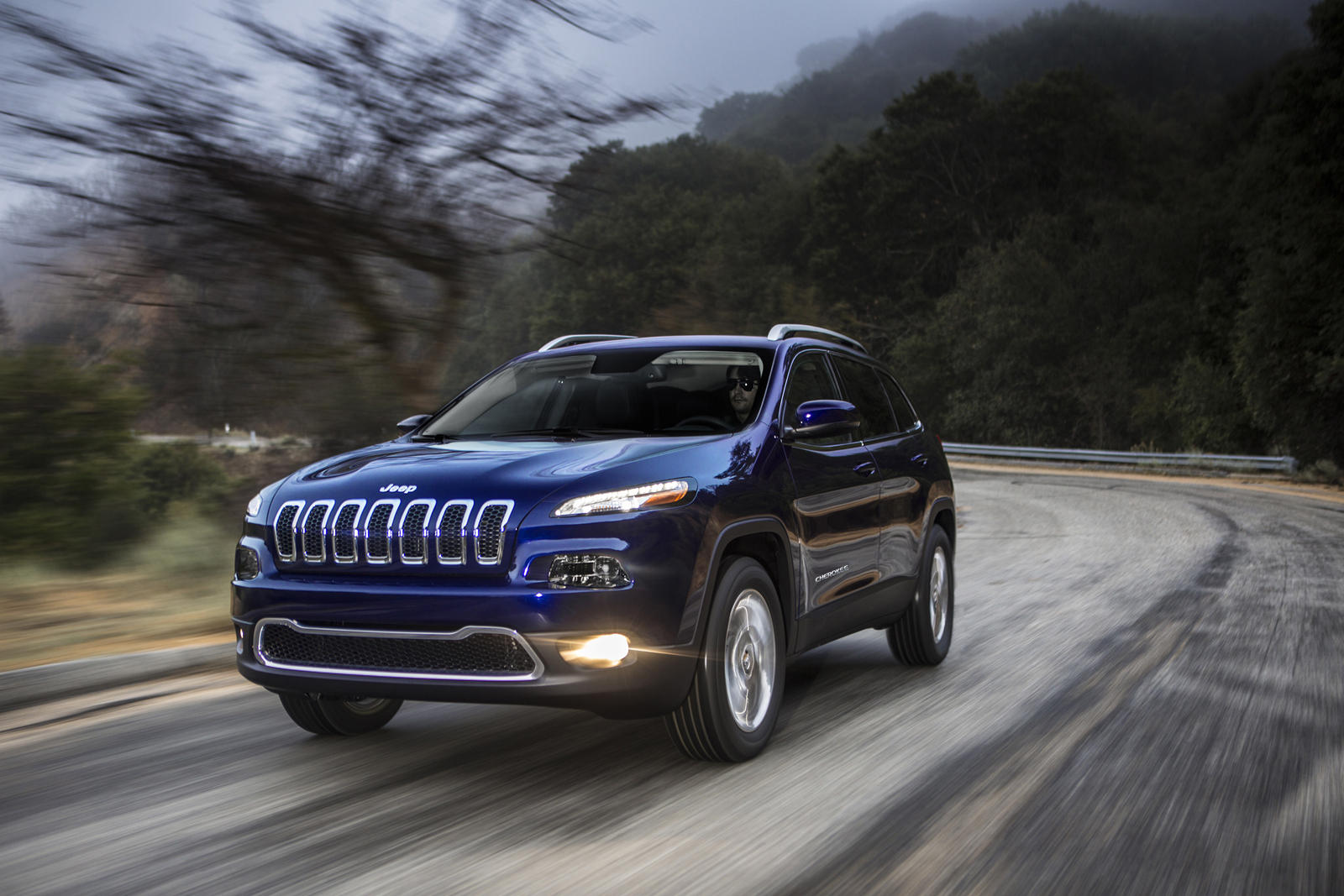 Новый Jeep Cherokee шокировал своей внешностью — ДРАЙВ