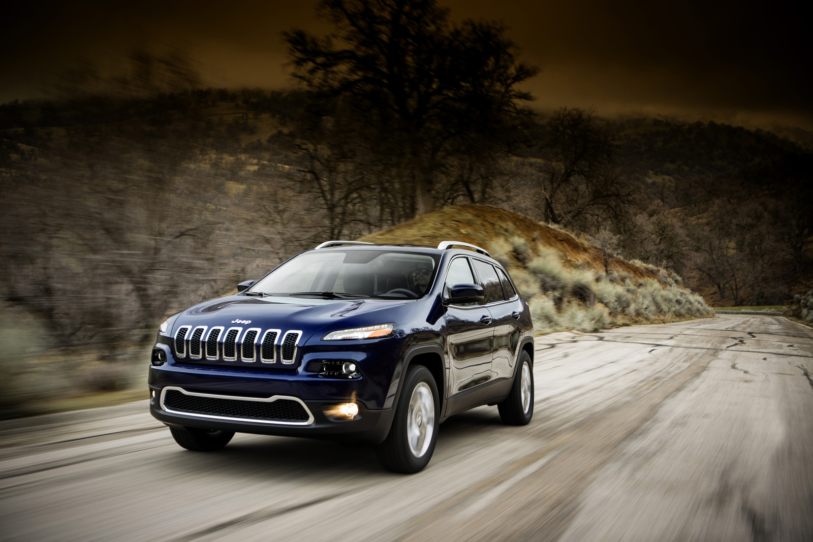 Новый Jeep Cherokee шокировал своей внешностью — ДРАЙВ