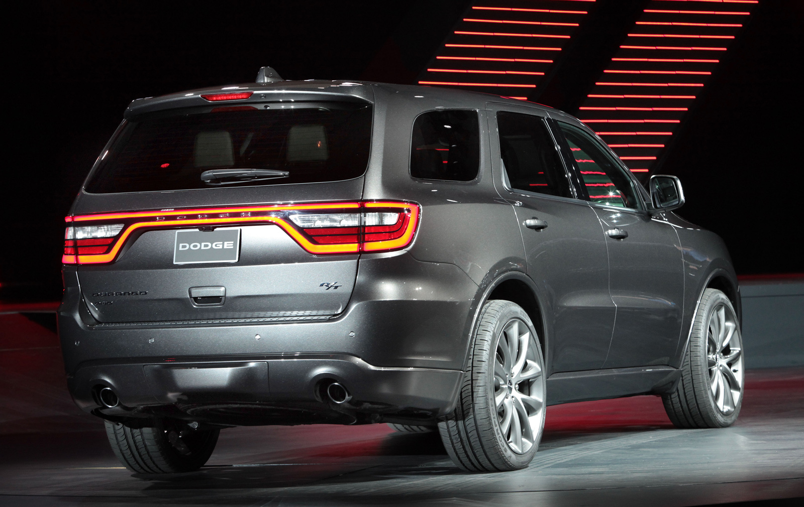 Внедорожник Dodge Durango слегка обновился — ДРАЙВ