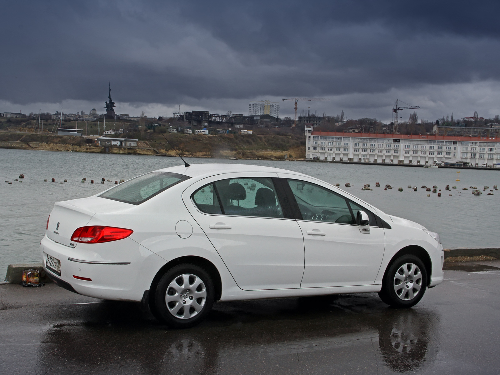 Peugeot 408 фото