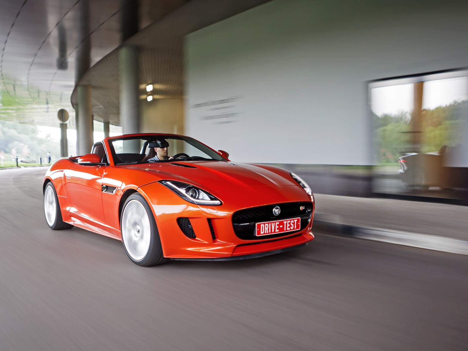 Упиваемся голосом 500-сильного родстера Jaguar F-type V8S — ДРАЙВ