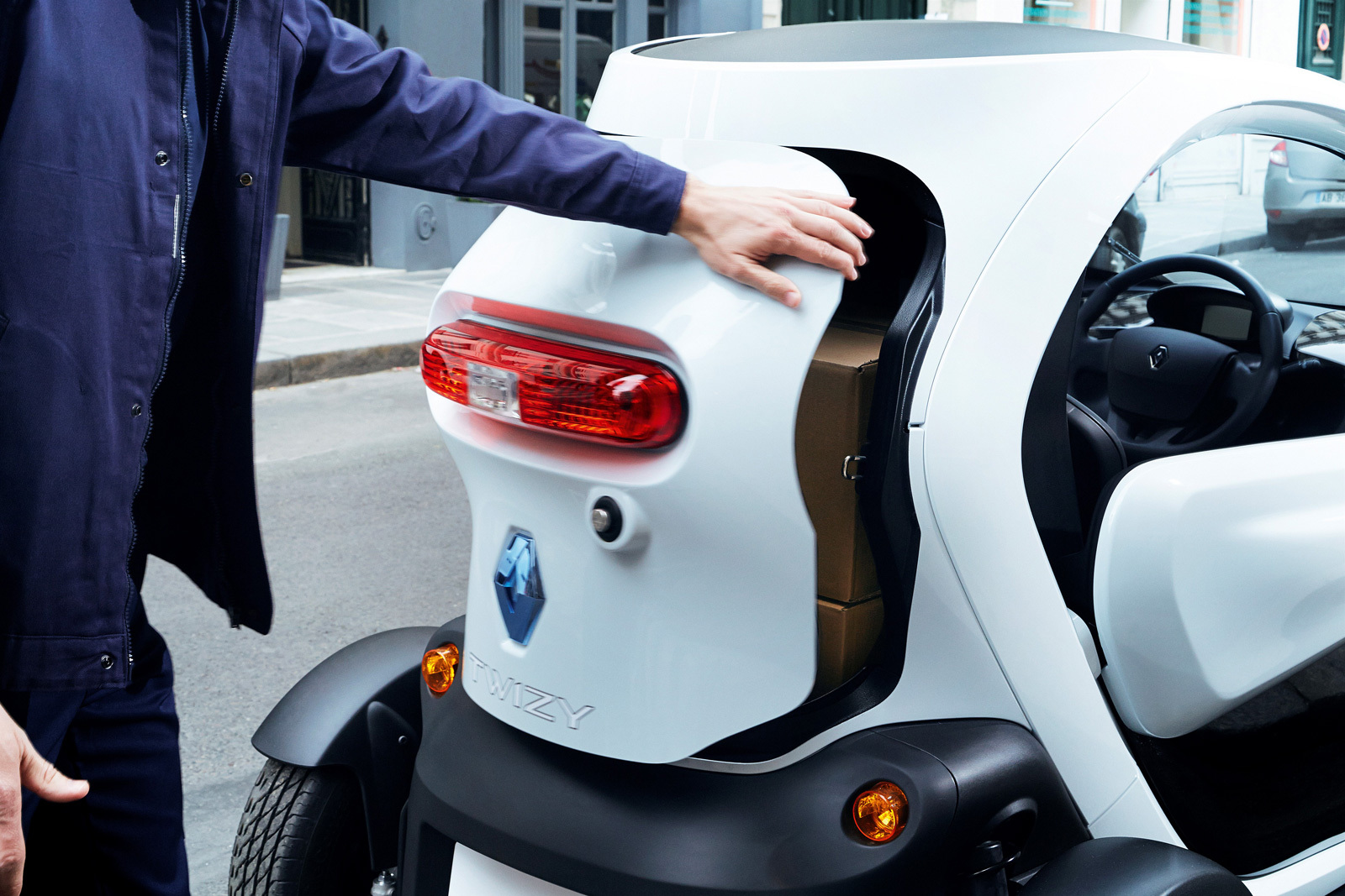 Французы выпустили электрокар Renault Twizy Cargo — ДРАЙВ