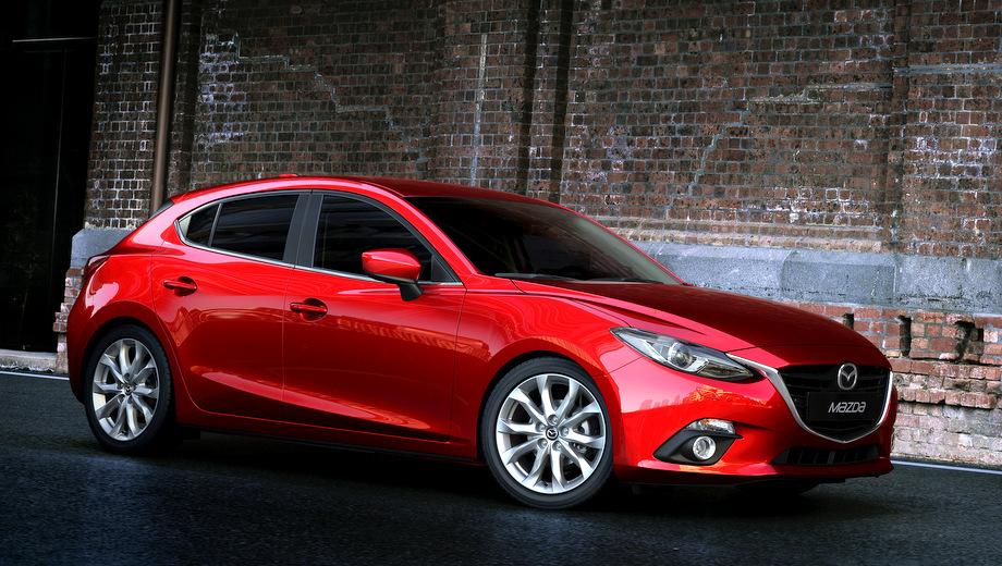Mazda 3. Длина новинки равна 4465 мм, ширина — 1795, высота — 1450, колёсная база — 2700, клиренс — 155 мм.