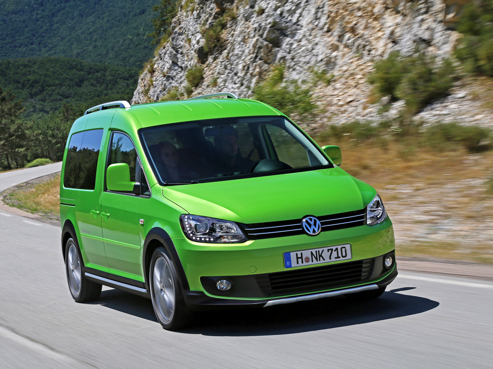 Разглядываем спецверсии моделей Volkswagen Caddy и Amarok — ДРАЙВ