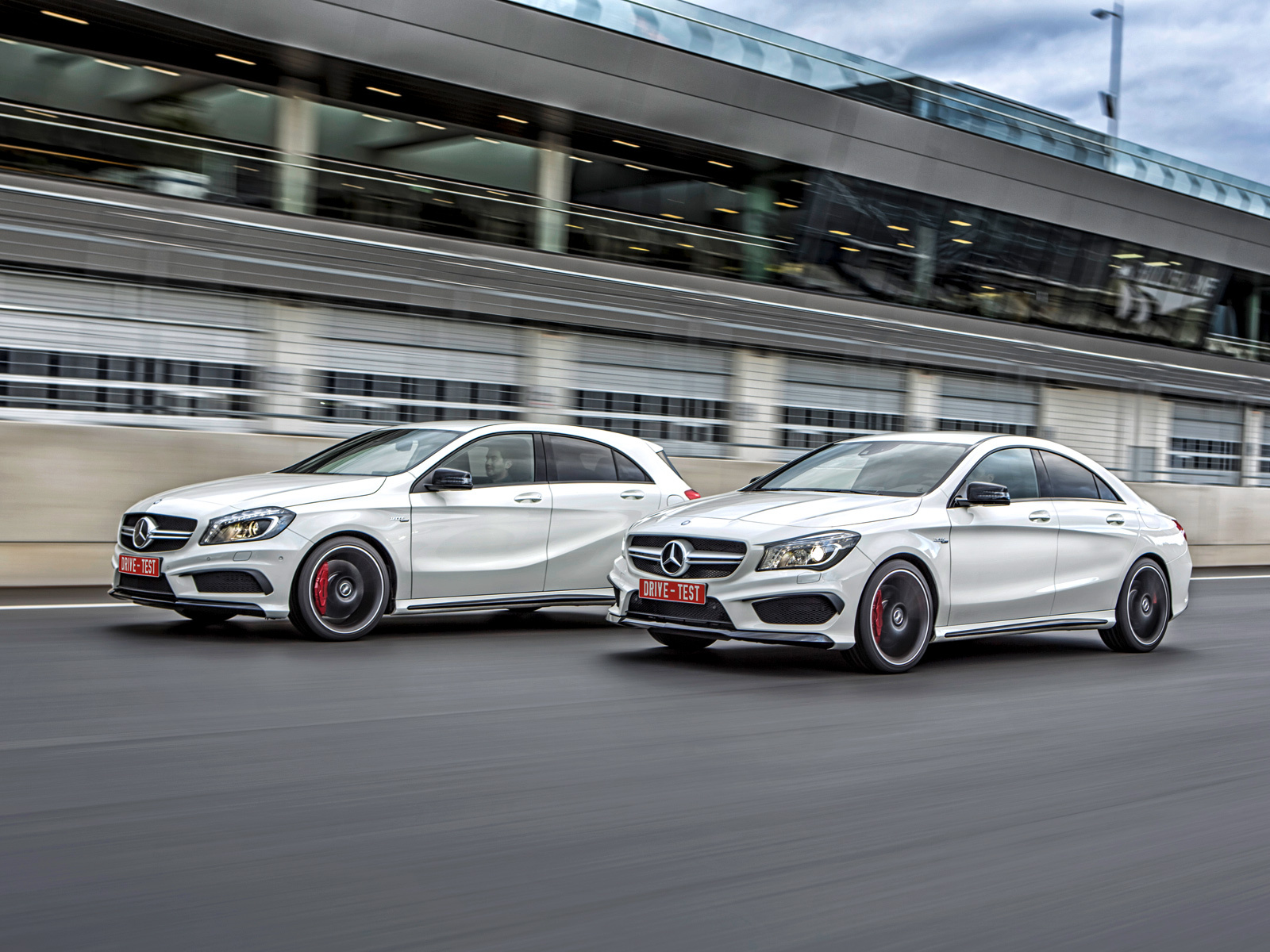 Стреляем дуплетом Mercedes-Benz A 45 AMG и CLA 45 AMG — ДРАЙВ