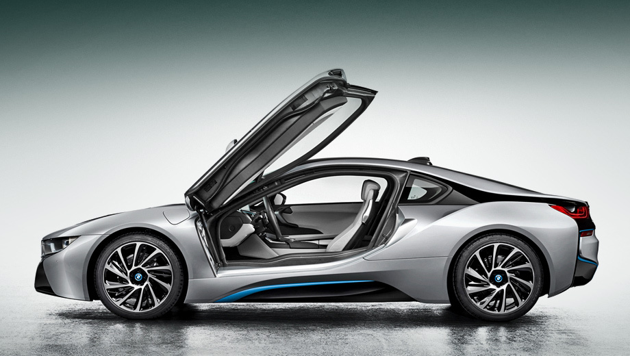 Bmw i8. Готовый к производству двухдверный BMW i8 покажут на автосалоне во Франкфурте осенью 2013 года. А в продажу полноприводный автомобиль с посадочной формулой 2+2 пойдёт в начале 2014-го.