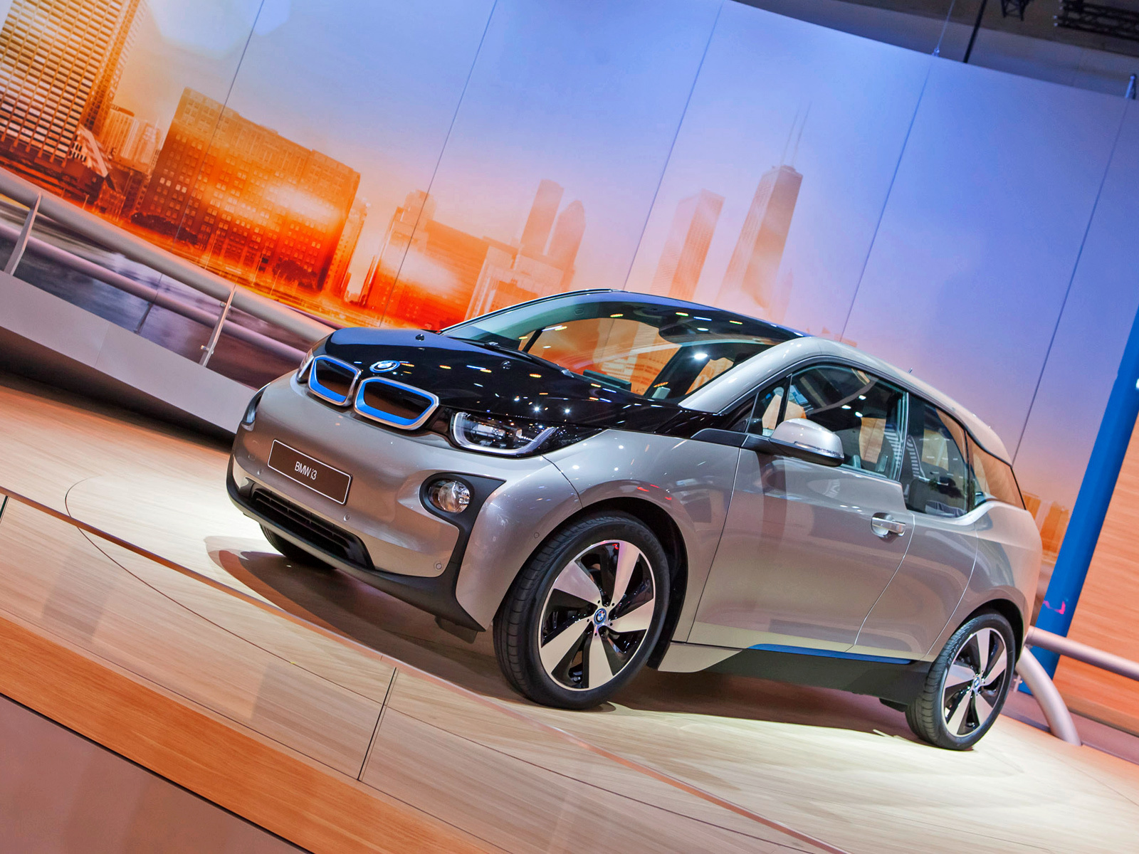 Спрос на хэтчбек BMW i3 превзошёл все ожидания — ДРАЙВ