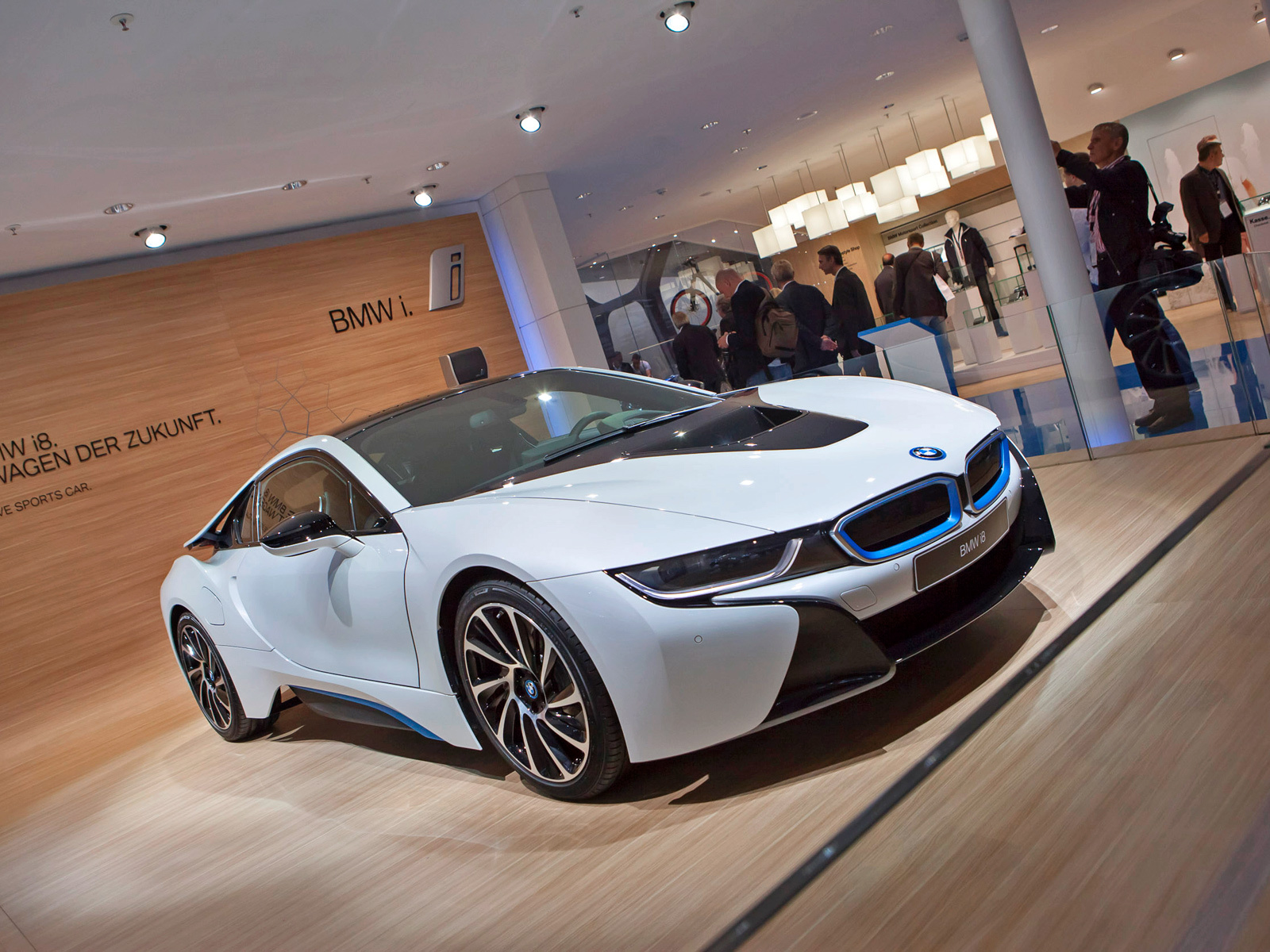 Серийные версии моделей BMW i3 и i8 дебютировали во Франкфурте — ДРАЙВ