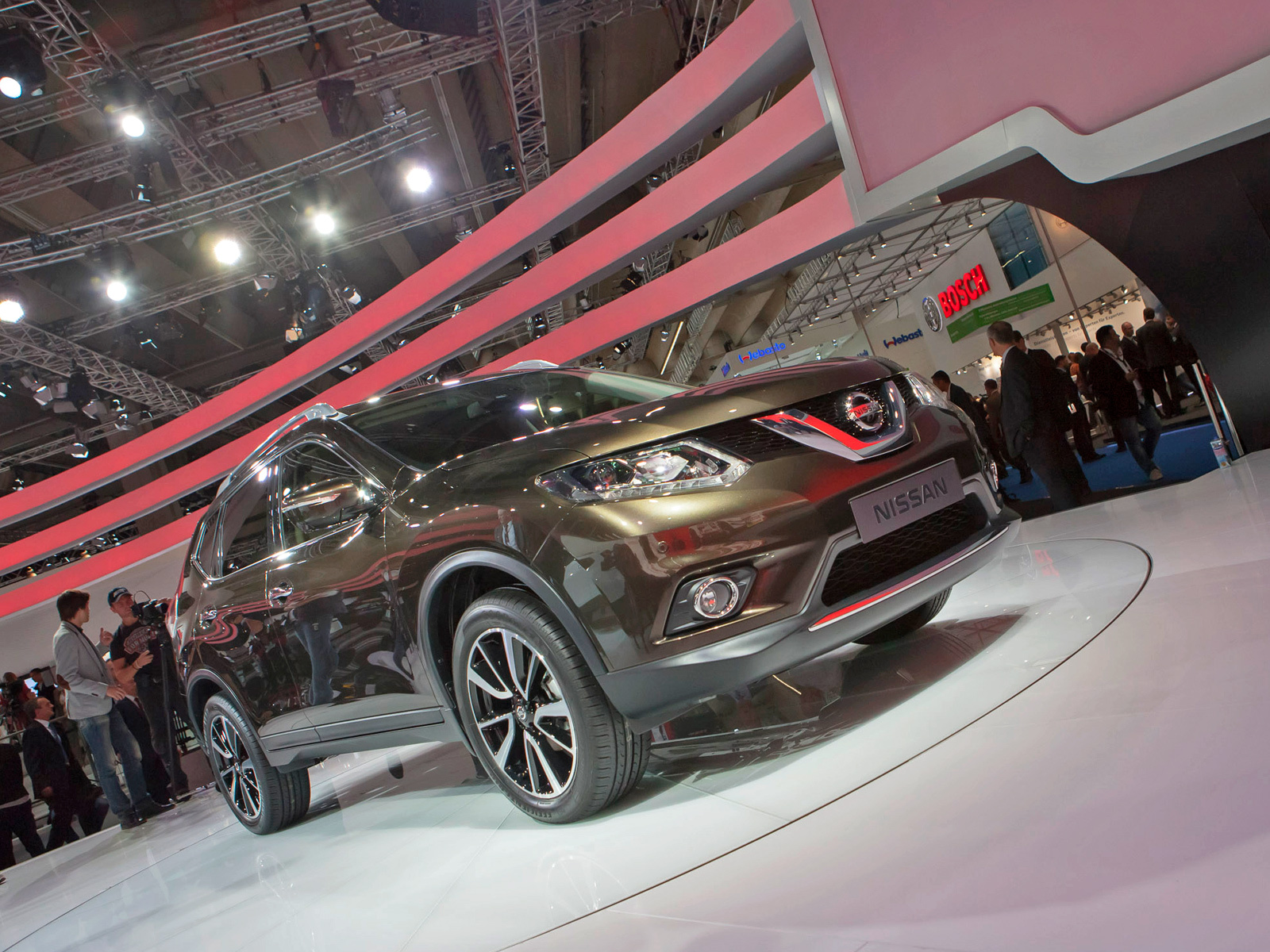 Дебютировали внедорожники Nissan X-Trail и Rogue — ДРАЙВ