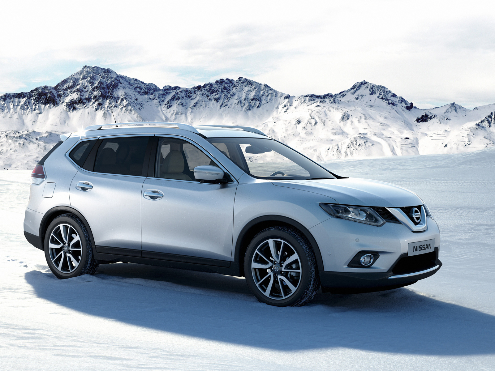 Дебютировали внедорожники Nissan X-Trail и Rogue — ДРАЙВ