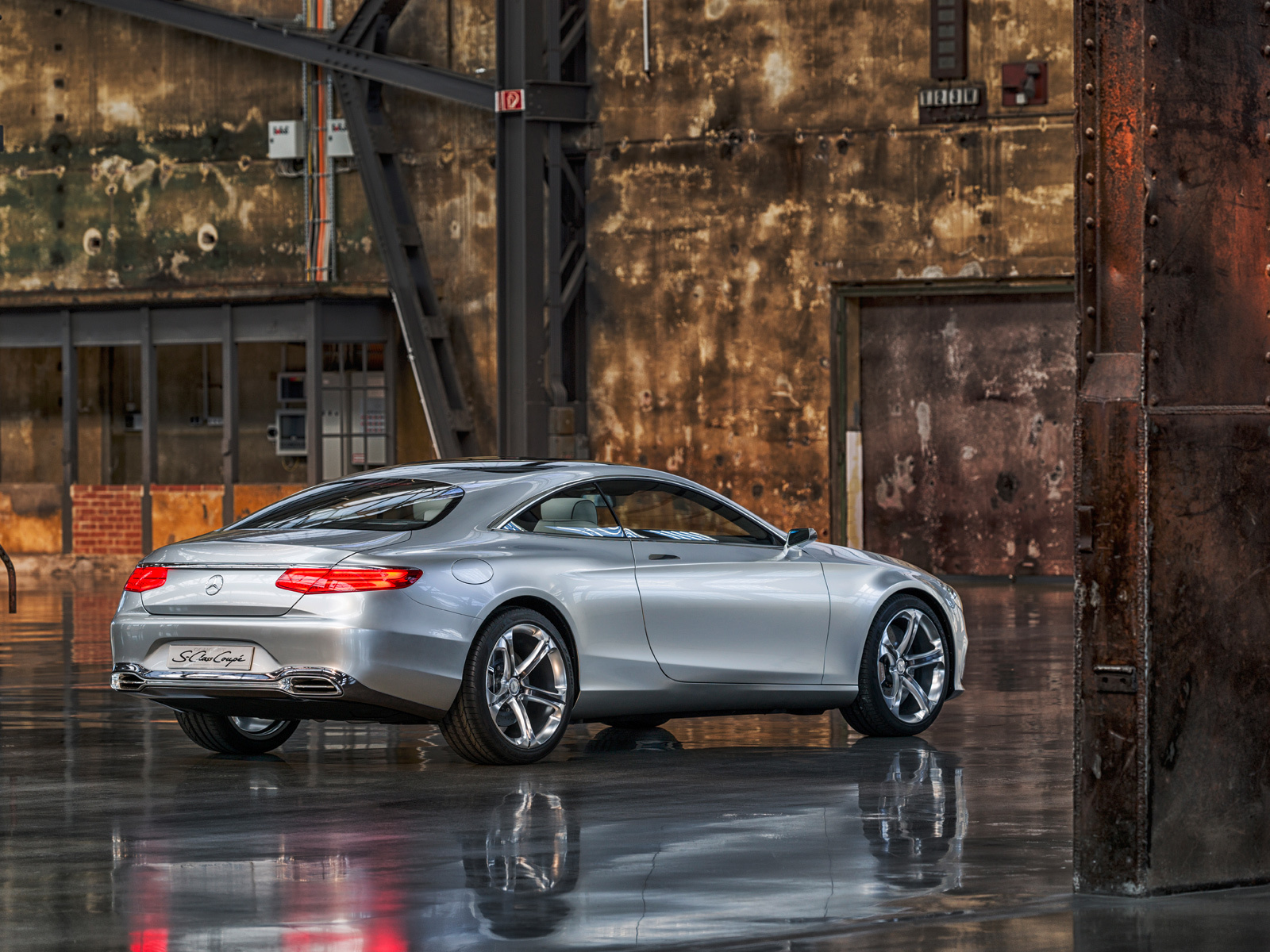 Двухдверка Mercedes S-Class Coupe поиграет на людских эмоциях — ДРАЙВ