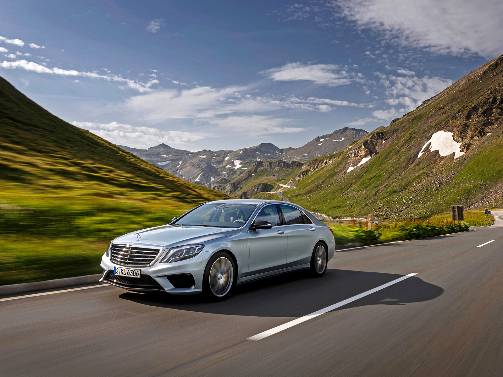 Рычим на всепогодном суперседане Mercedes S 63 AMG 4Matic — ДРАЙВ