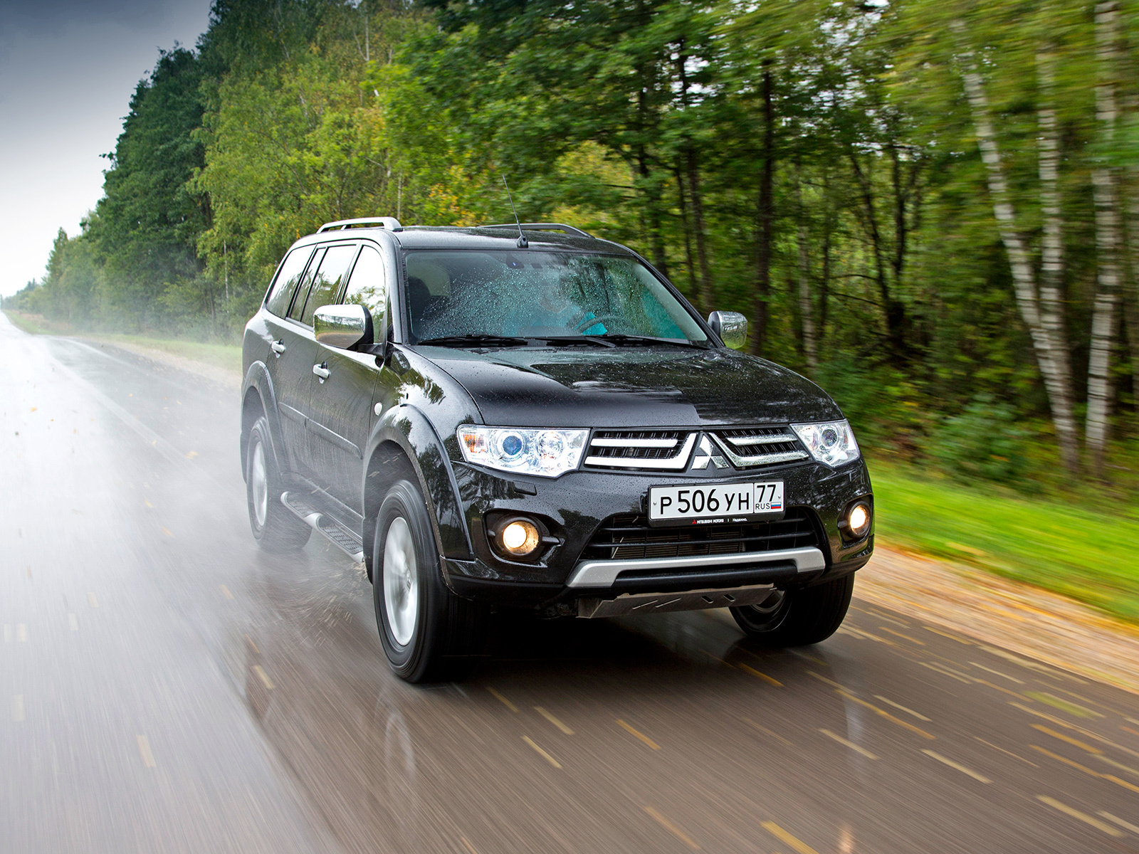 Обходимся малым с обновлённым Mitsubishi Pajero Sport — ДРАЙВ