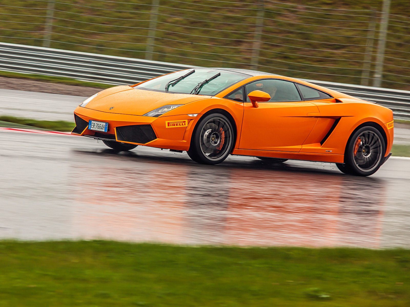 Плаваем по Moscow Raceway в купе Lamborghini Aventador и Gallardo — ДРАЙВ