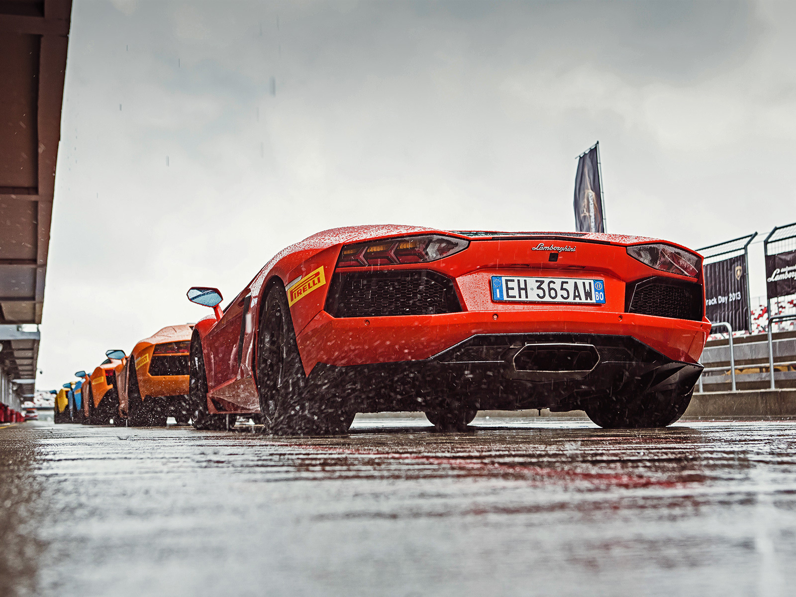 Плаваем по Moscow Raceway в купе Lamborghini Aventador и Gallardo — ДРАЙВ