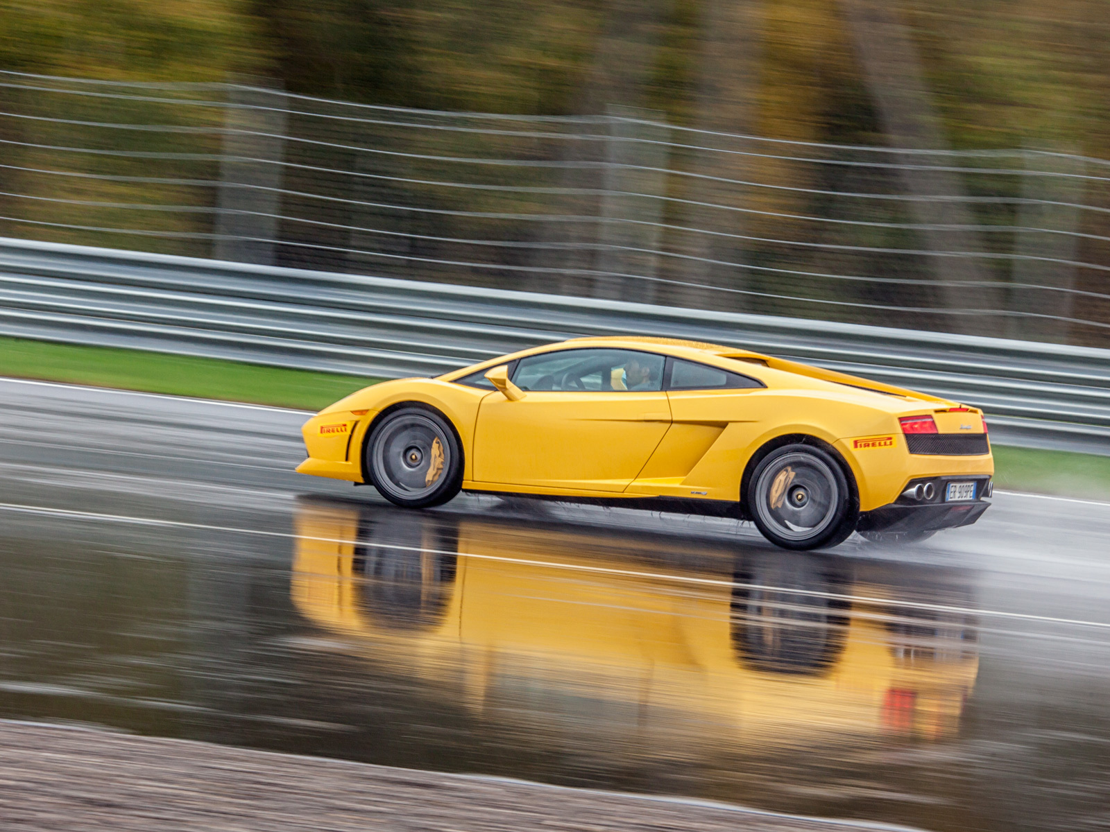 Плаваем по Moscow Raceway в купе Lamborghini Aventador и Gallardo — ДРАЙВ