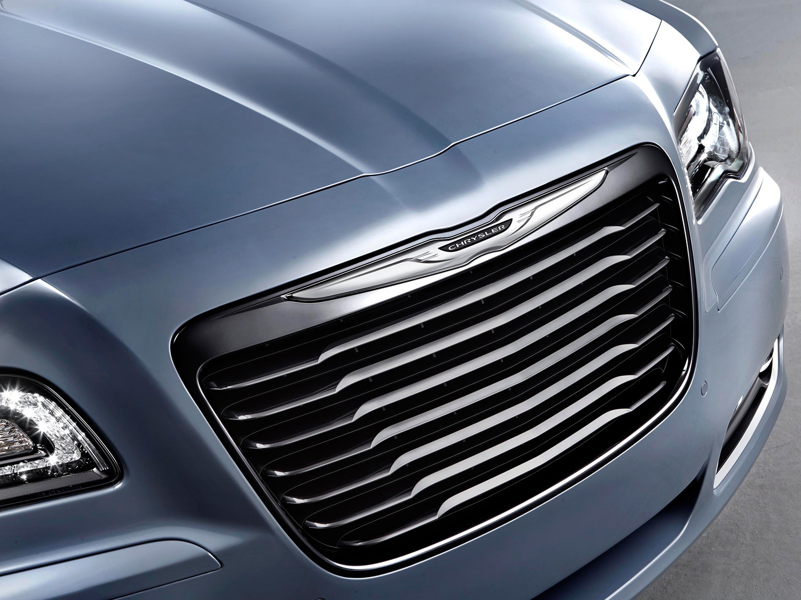 Североамериканский седан Chrysler 300S слегка обновился — ДРАЙВ