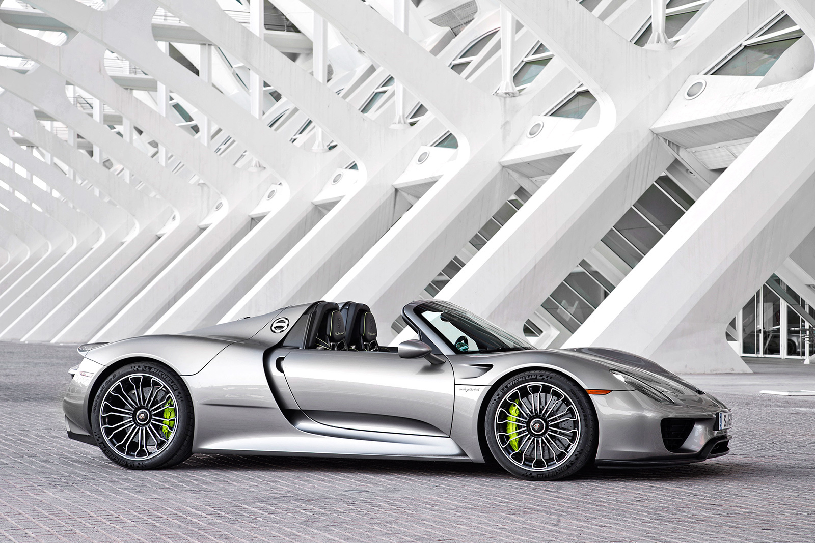 Порше 918 Spyder в Дубае