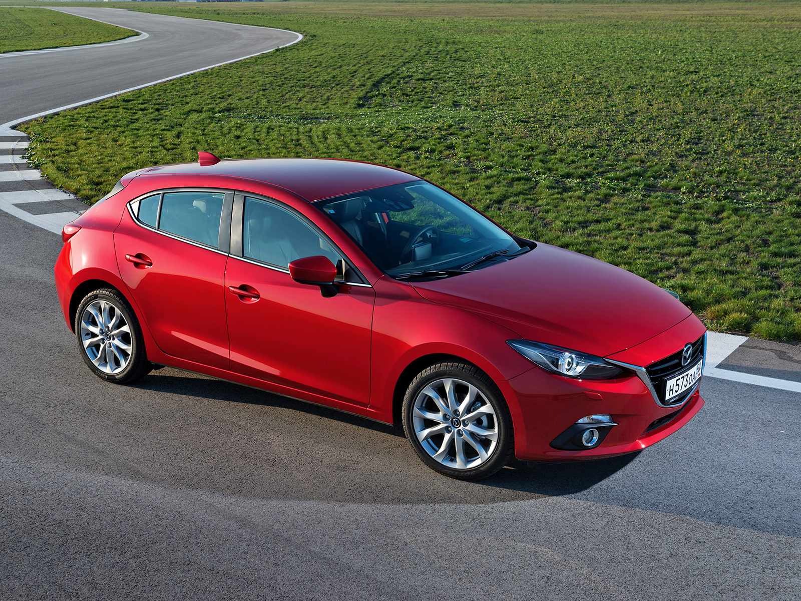 Выравниваем настроение в хэтчбеке Mazda3 — ДРАЙВ