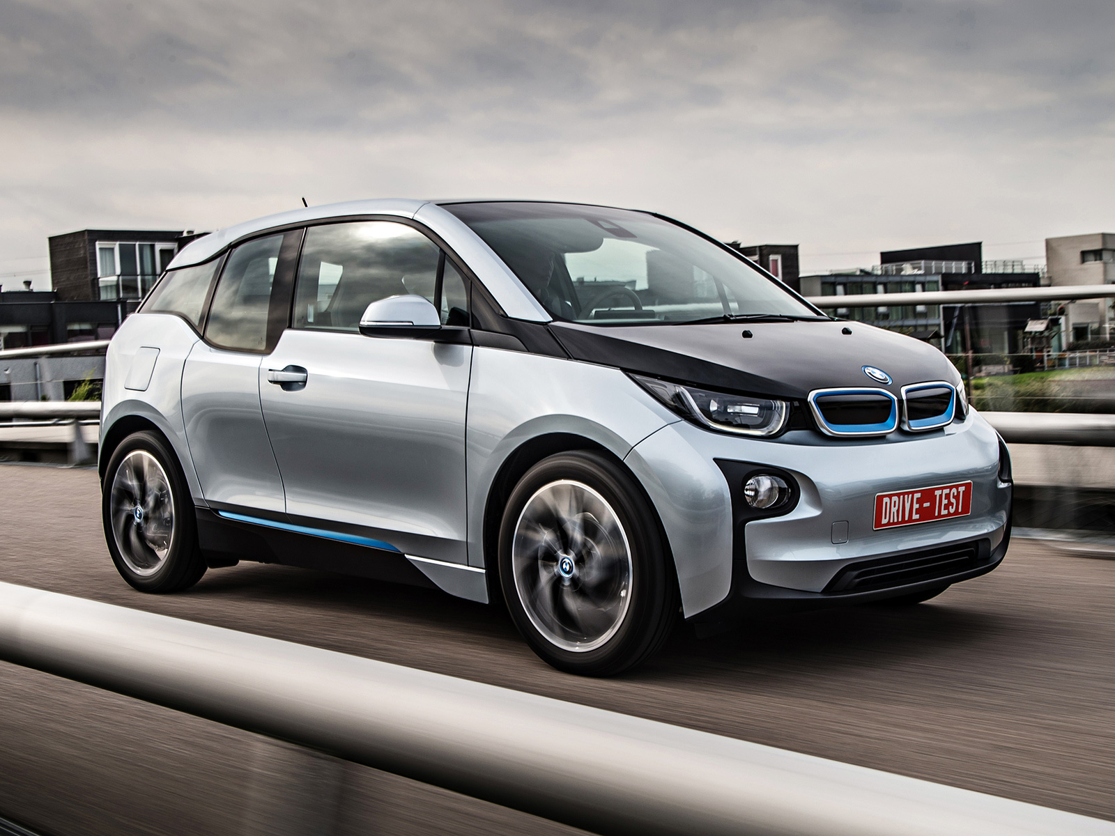 С удовольствием электризуемся от ситикара BMW i3 — ДРАЙВ