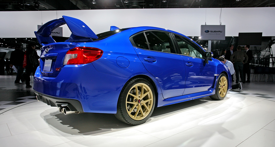 Subaru WRX STI синяя