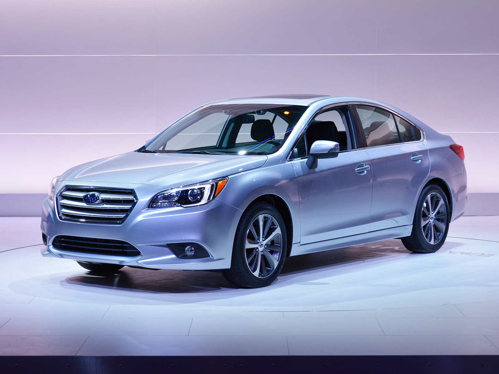 Серийный седан Subaru Legacy революции не совершил — ДРАЙВ