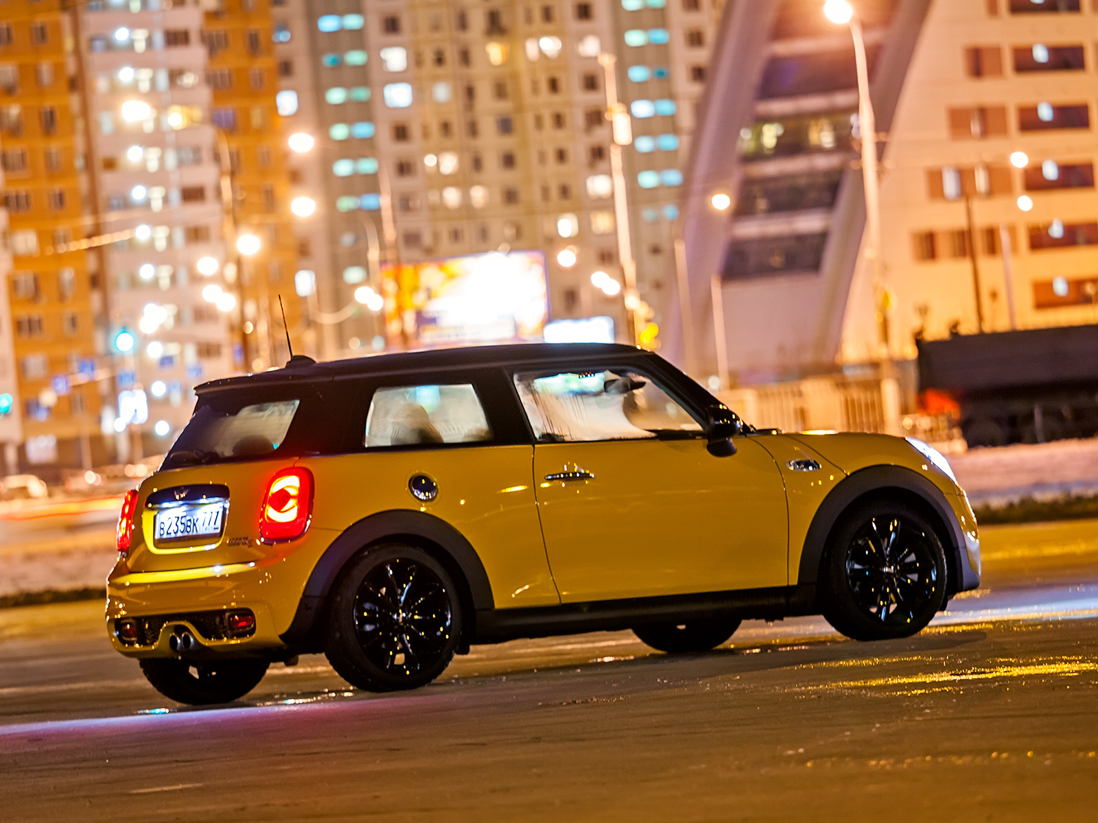 Заражаемся мини-вирусом от хэтчей Mini Cooper и Cooper S — ДРАЙВ