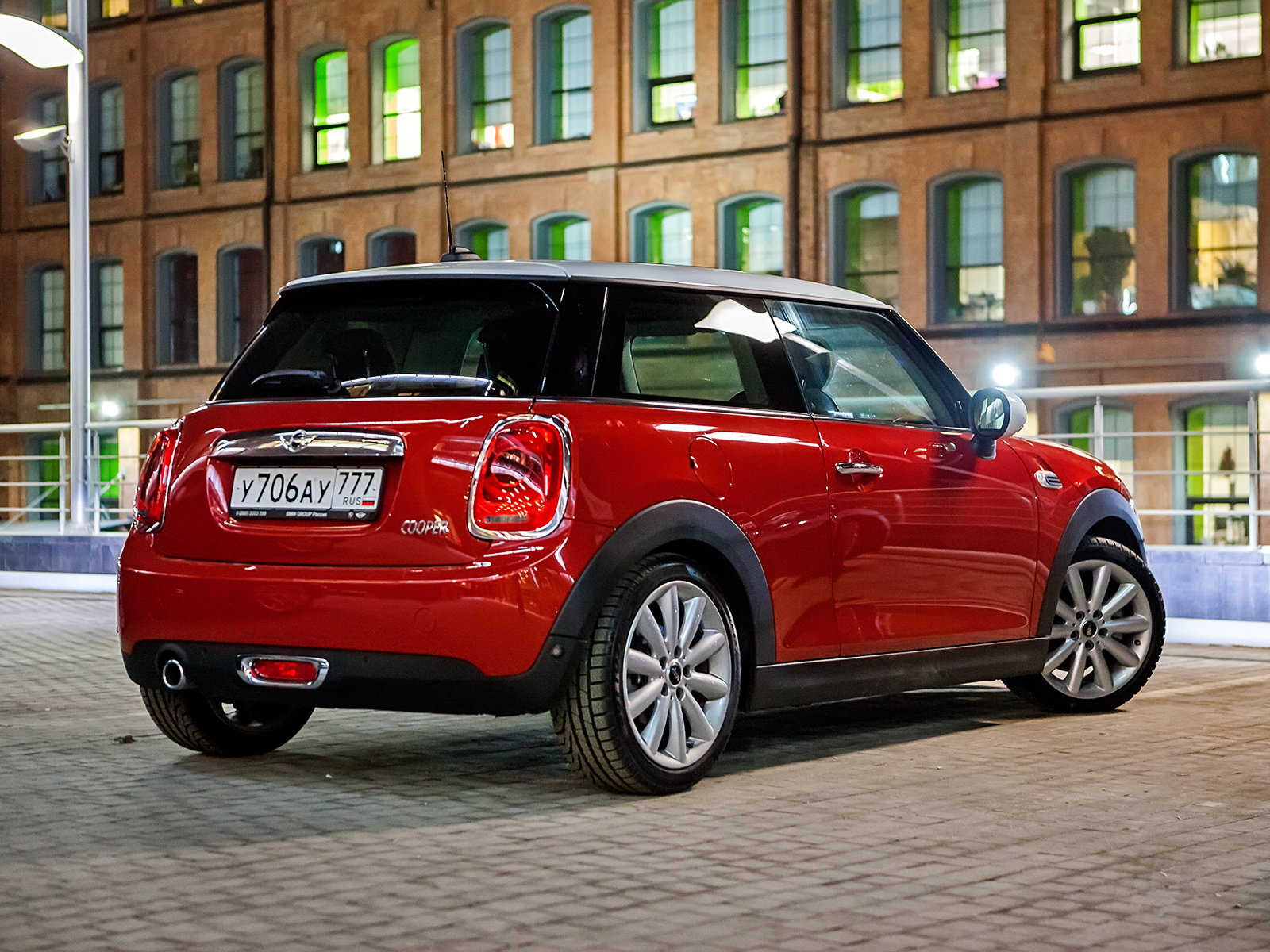 Заражаемся мини-вирусом от хэтчей Mini Cooper и Cooper S — ДРАЙВ