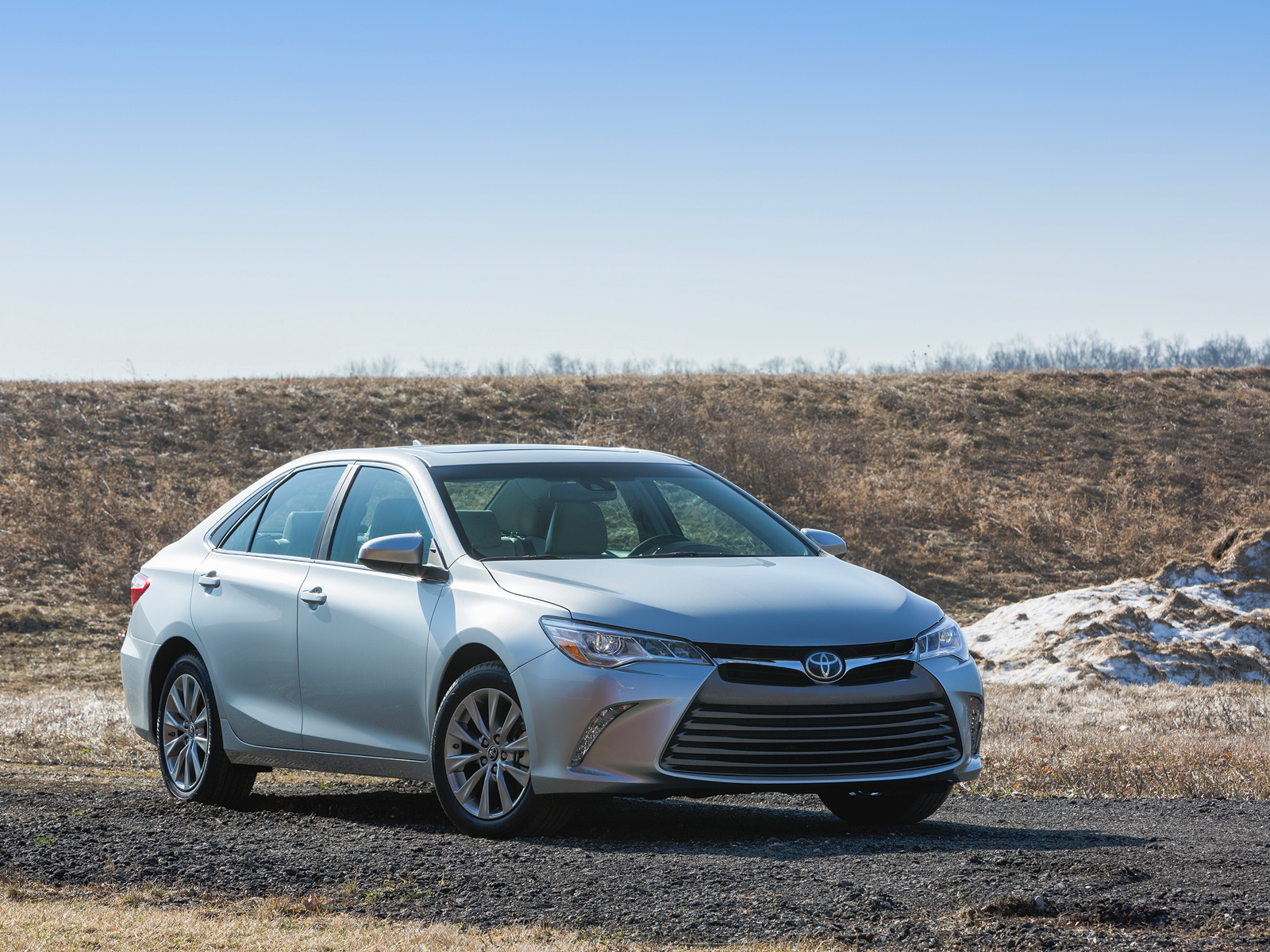 Рестайлинговый седан Toyota Camry стал похож на Avalon — ДРАЙВ