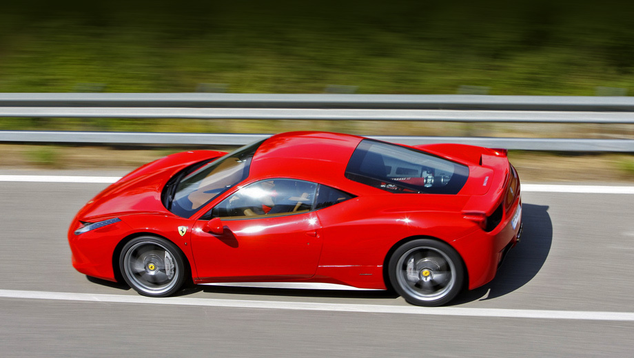 Ferrari 458 italia. Обновлённую Италию назовут или 458 Italia T, или 458 Italia M. Вместе с начинкой должна быть подправлена и внешность, но о ней говорить рано.
