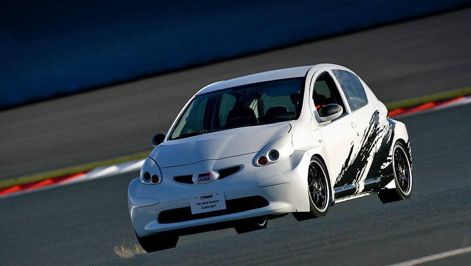 Toyota aygo. Конгениальным автомобилем для младшей заднеприводной Тойоты нынче называют FR Hot hatch Concept, построенный в 2010 году на базе компакта Toyota Aygo специалистами бюро GRMN (Gazoo Racing Meister of Nürburgring).