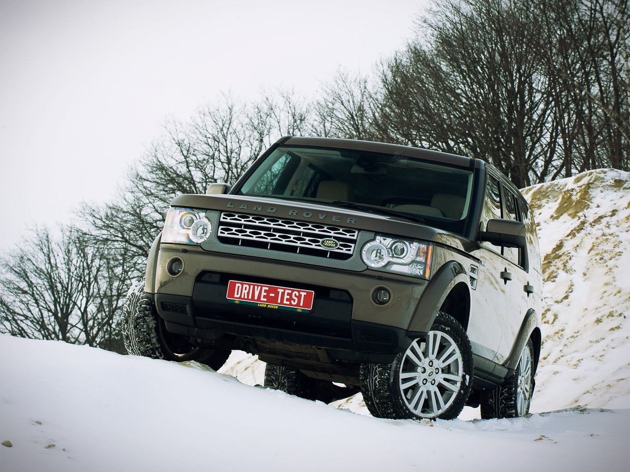 Выясняем, чем старый Land Rover Discovery хуже новых двух — ДРАЙВ