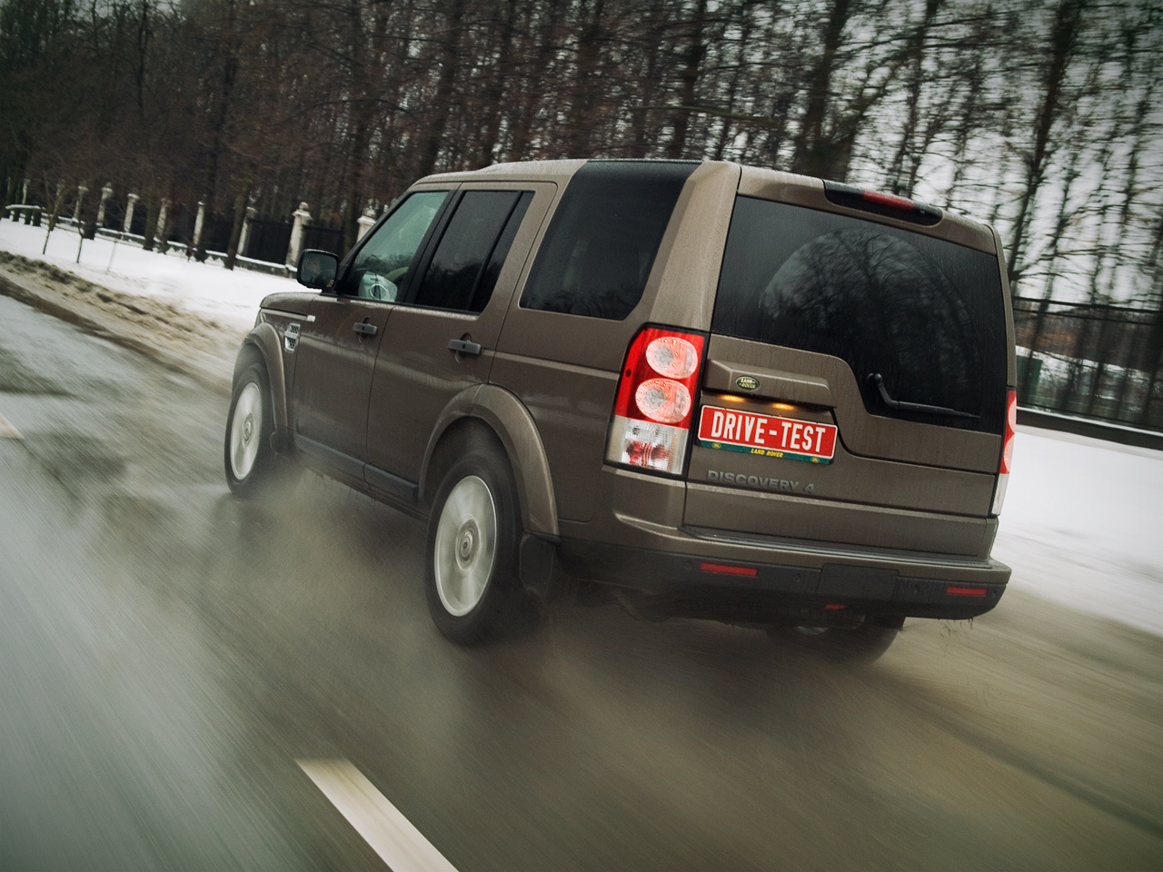 Выясняем, чем старый Land Rover Discovery хуже новых двух — ДРАЙВ