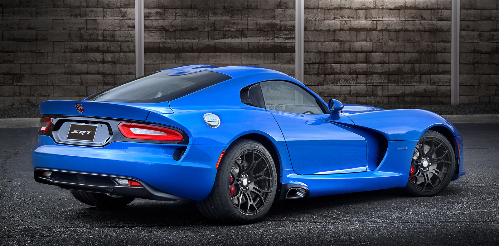 Суперкар Dodge Viper получит прибавку тяги и открытую версию — ДРАЙВ