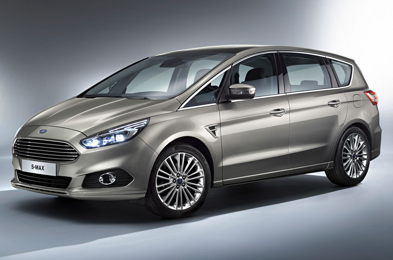 Новый минивэн Ford S-Max дебютирует в Париже — ДРАЙВ