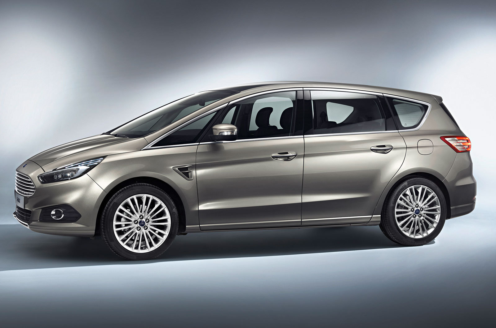 Новый минивэн Ford S-Max дебютирует в Париже — ДРАЙВ